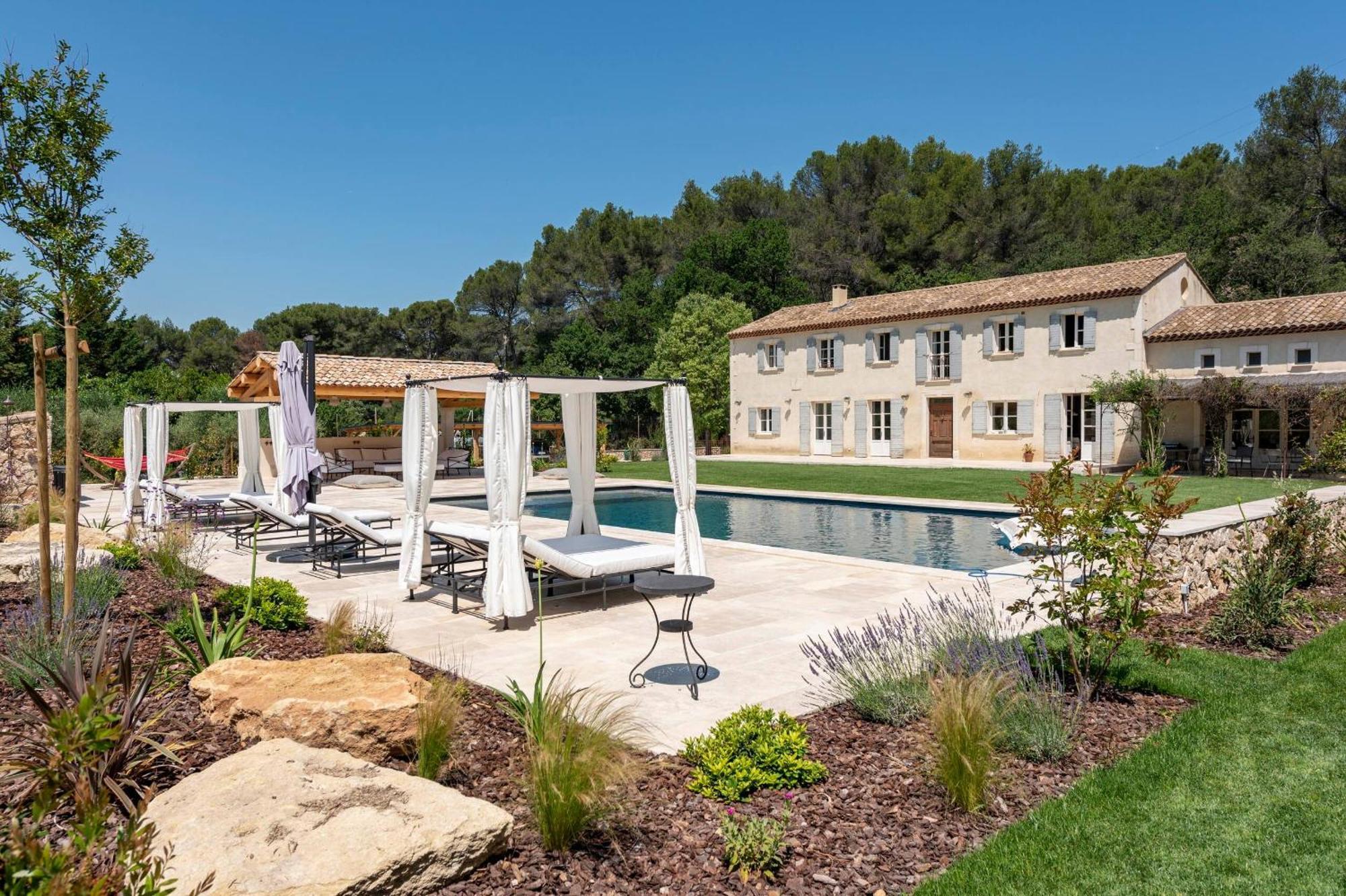 Mas De Lure Hotel Salon-de-Provence Exterior photo